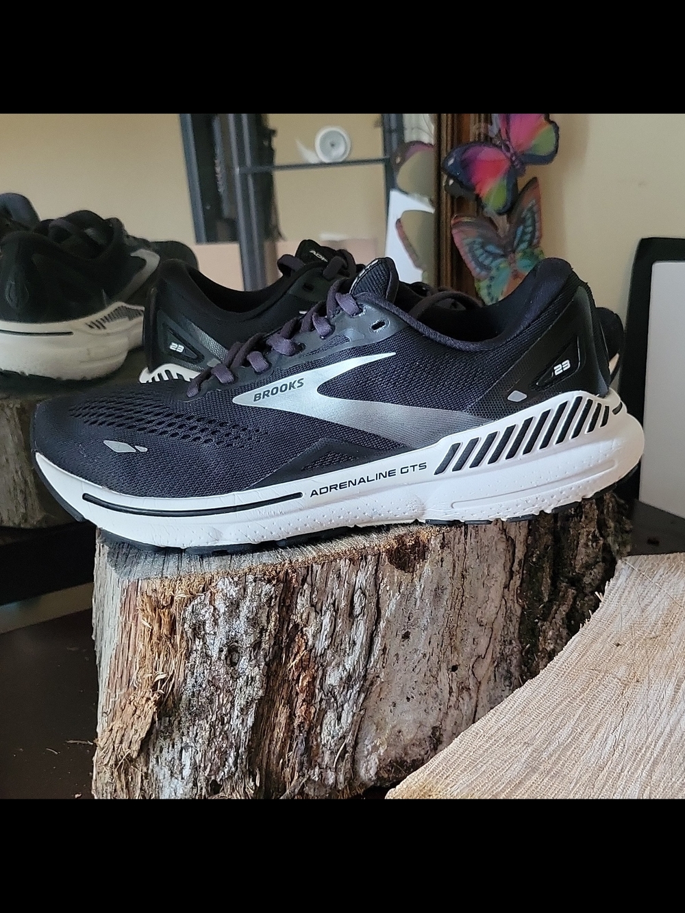 Brooks Women's Black and Silver Adrenaline GTS 23 B Athletic Shoe 8.5